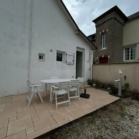Holiday home Maison A 50 M De La *