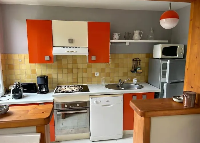 Holiday home Maison A 50 M De La Saint-Jean-le-Thomas